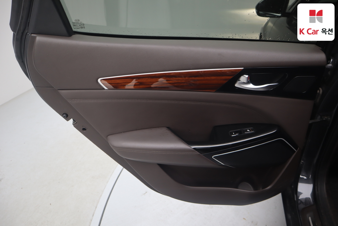 كيا K7 2017 - صورة 23