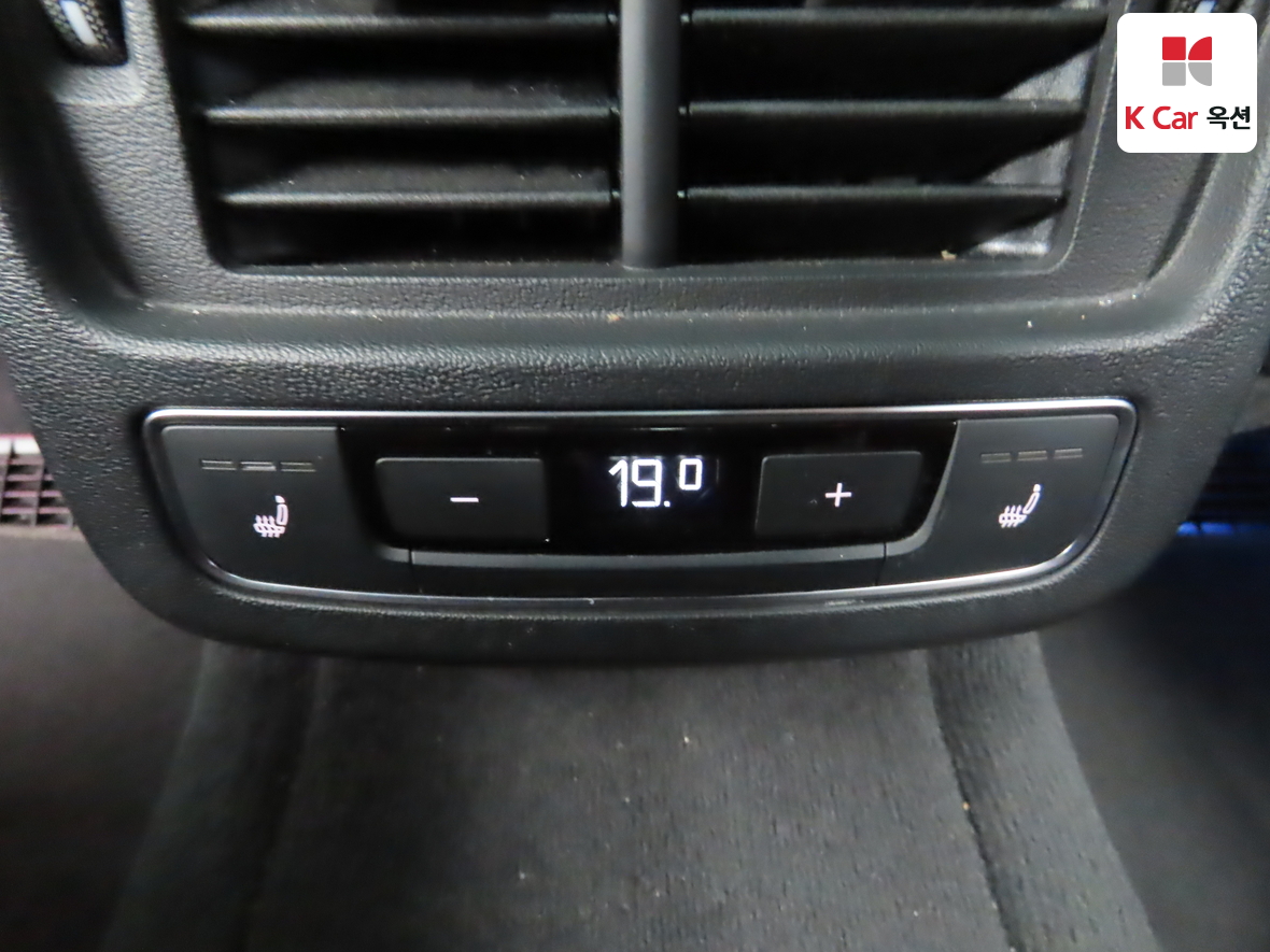 Audi E-tron 2022 - Image 26