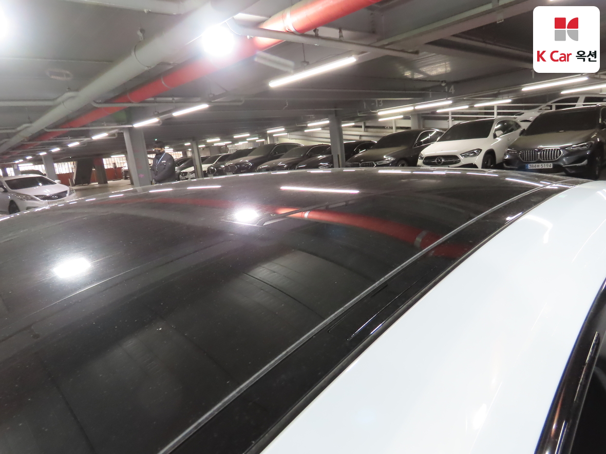 Audi E-tron 2022 - Image 22