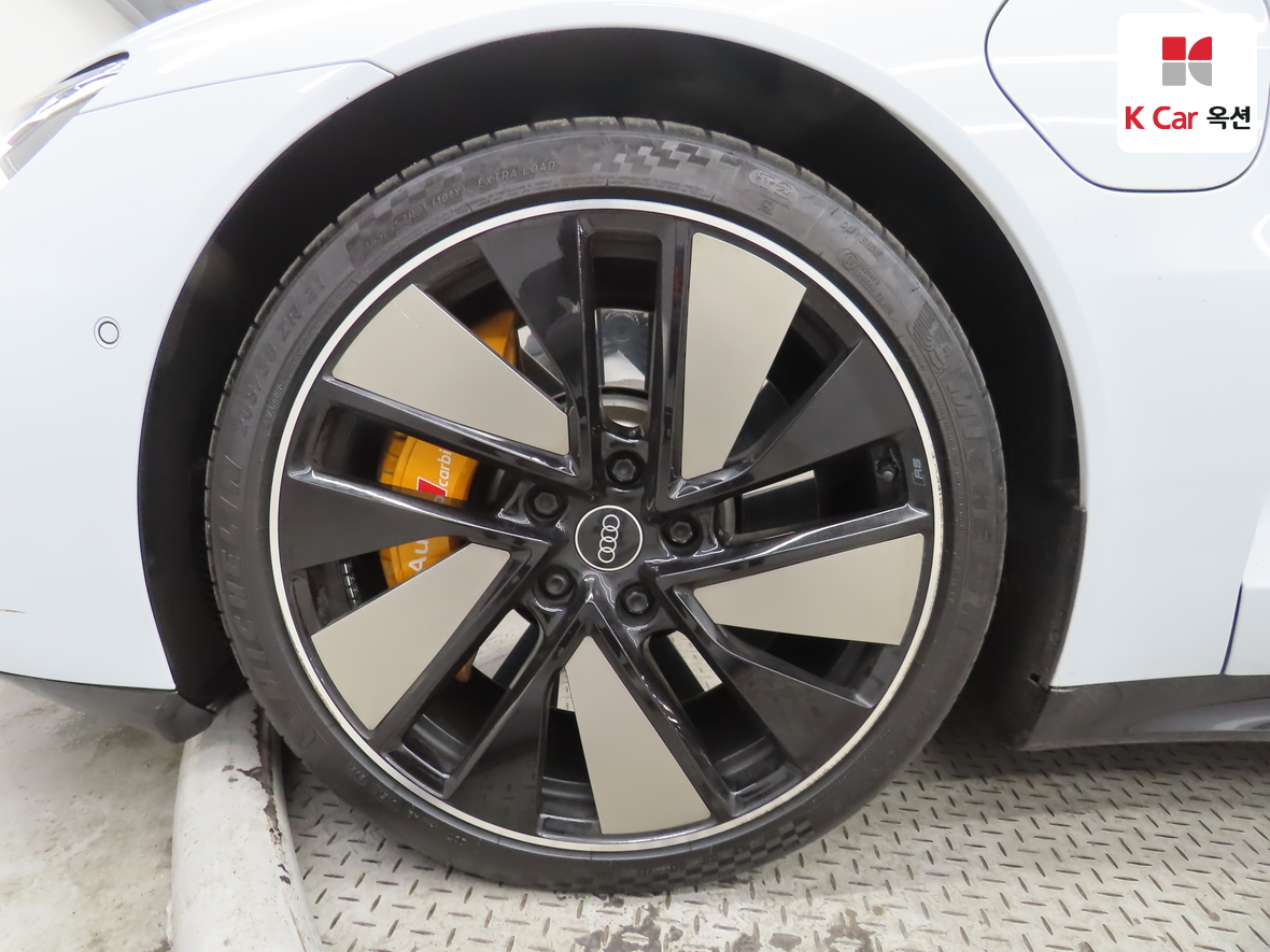 Audi E-tron 2022 - Image 46