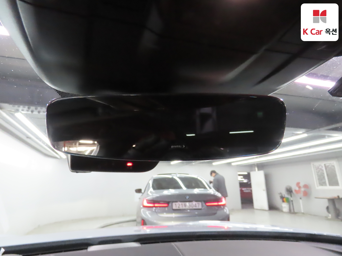 Audi E-tron 2022 - Image 13