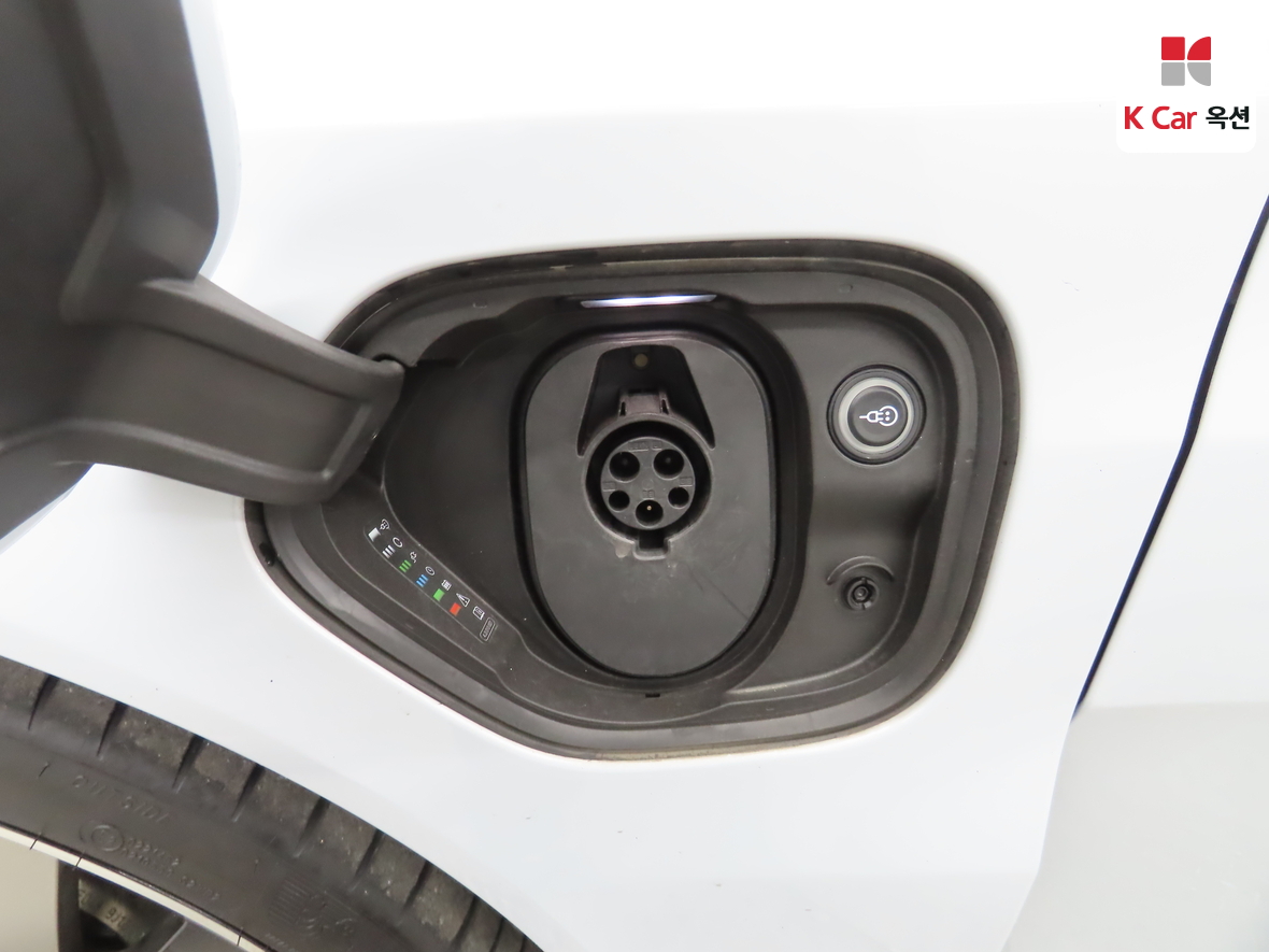 Audi E-tron 2022 - Image 28