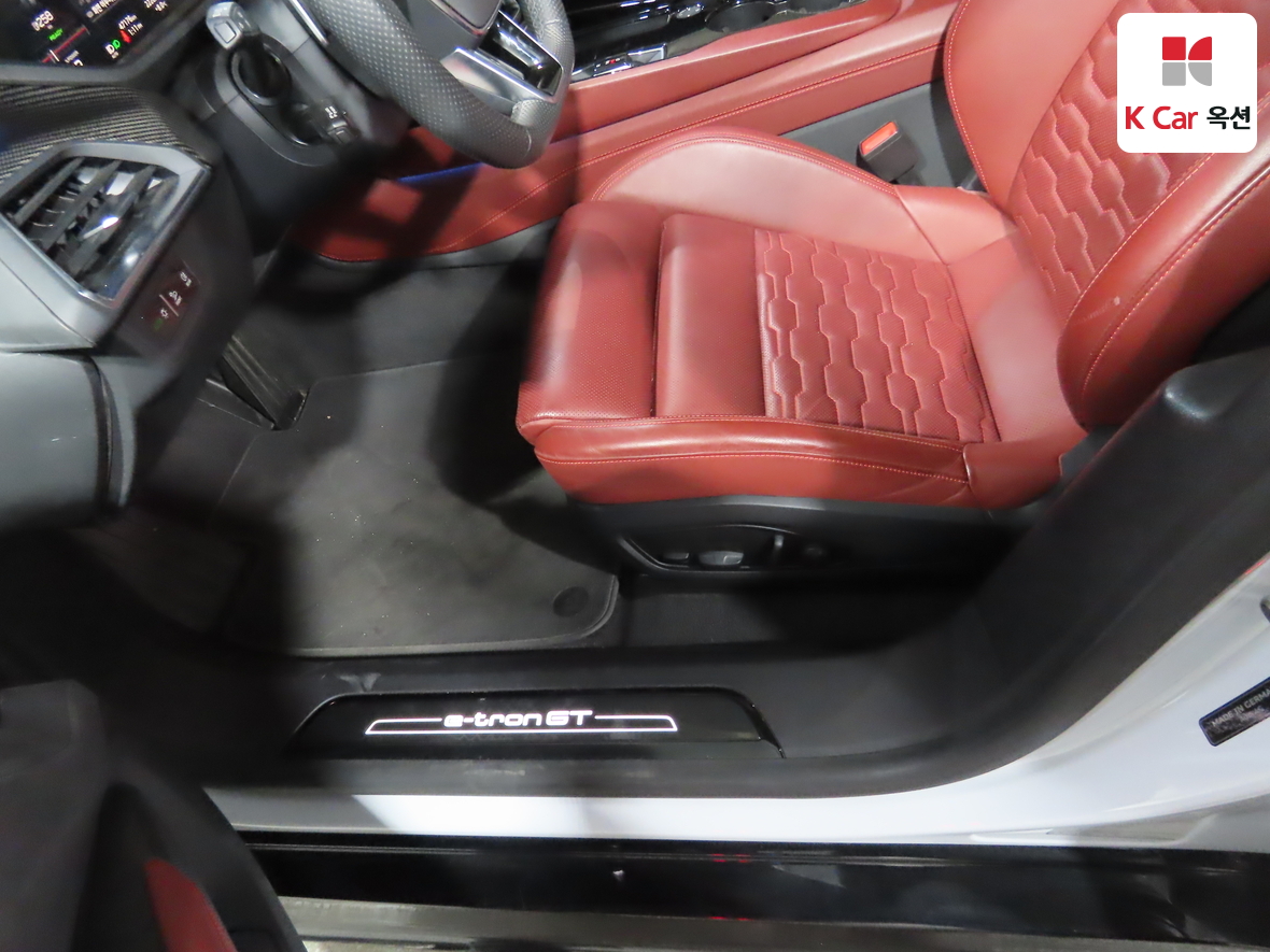 Audi E-tron 2022 - Image 18