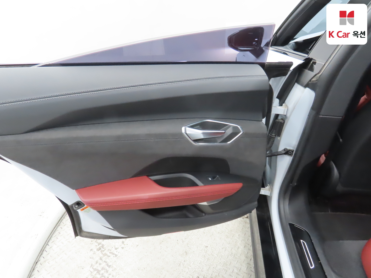 Audi E-tron 2022 - Image 24