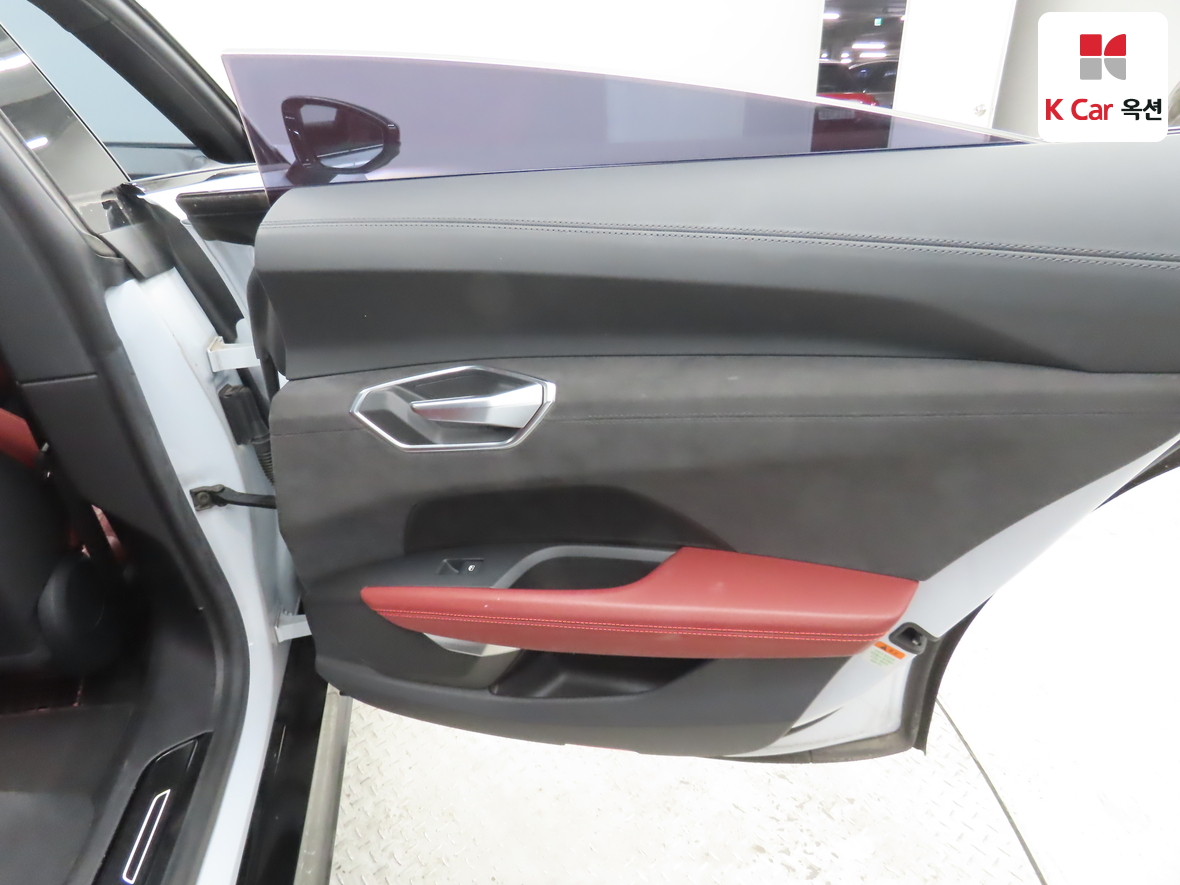 Audi E-tron 2022 - Image 31