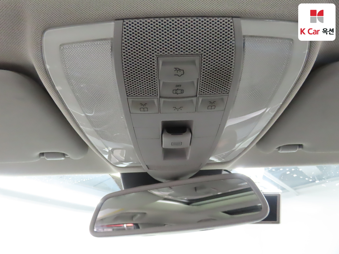 Mercedes-Benz C-Class 2012 - Image 12