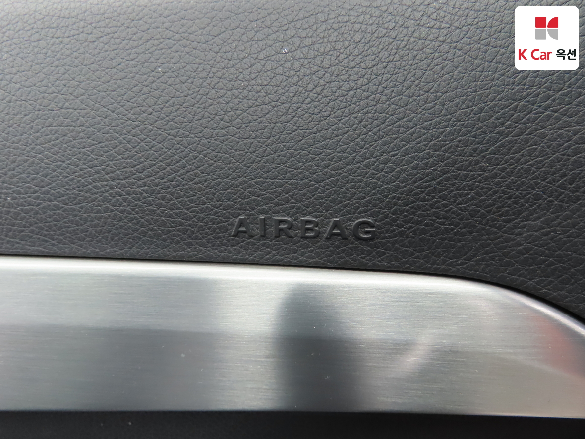 Mercedes-Benz C-Class 2012 - Image 33