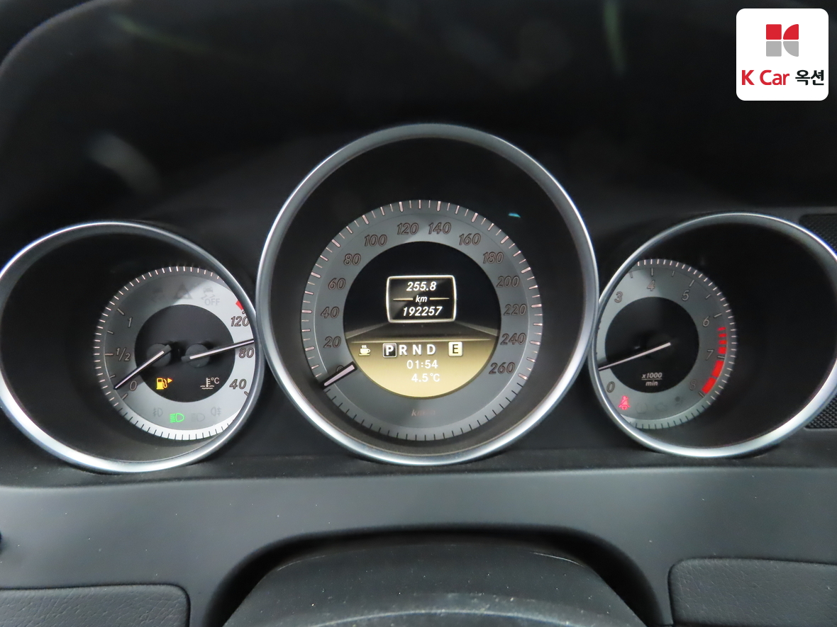 Mercedes-Benz C-Class 2012 - Image 5