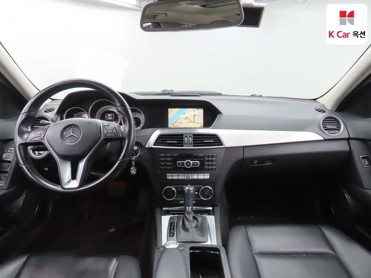 Mercedes-Benz C-Class 2012 - Image 3