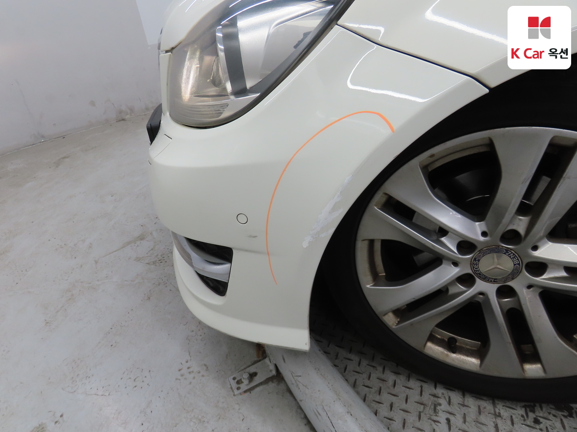 Mercedes-Benz C-Class 2012 - Image 37