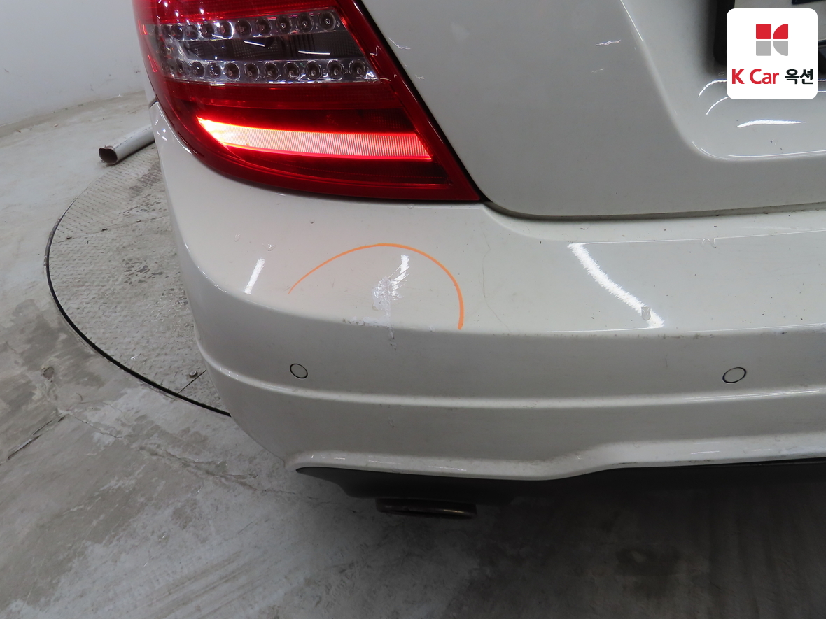 Mercedes-Benz C-Class 2012 - Image 40