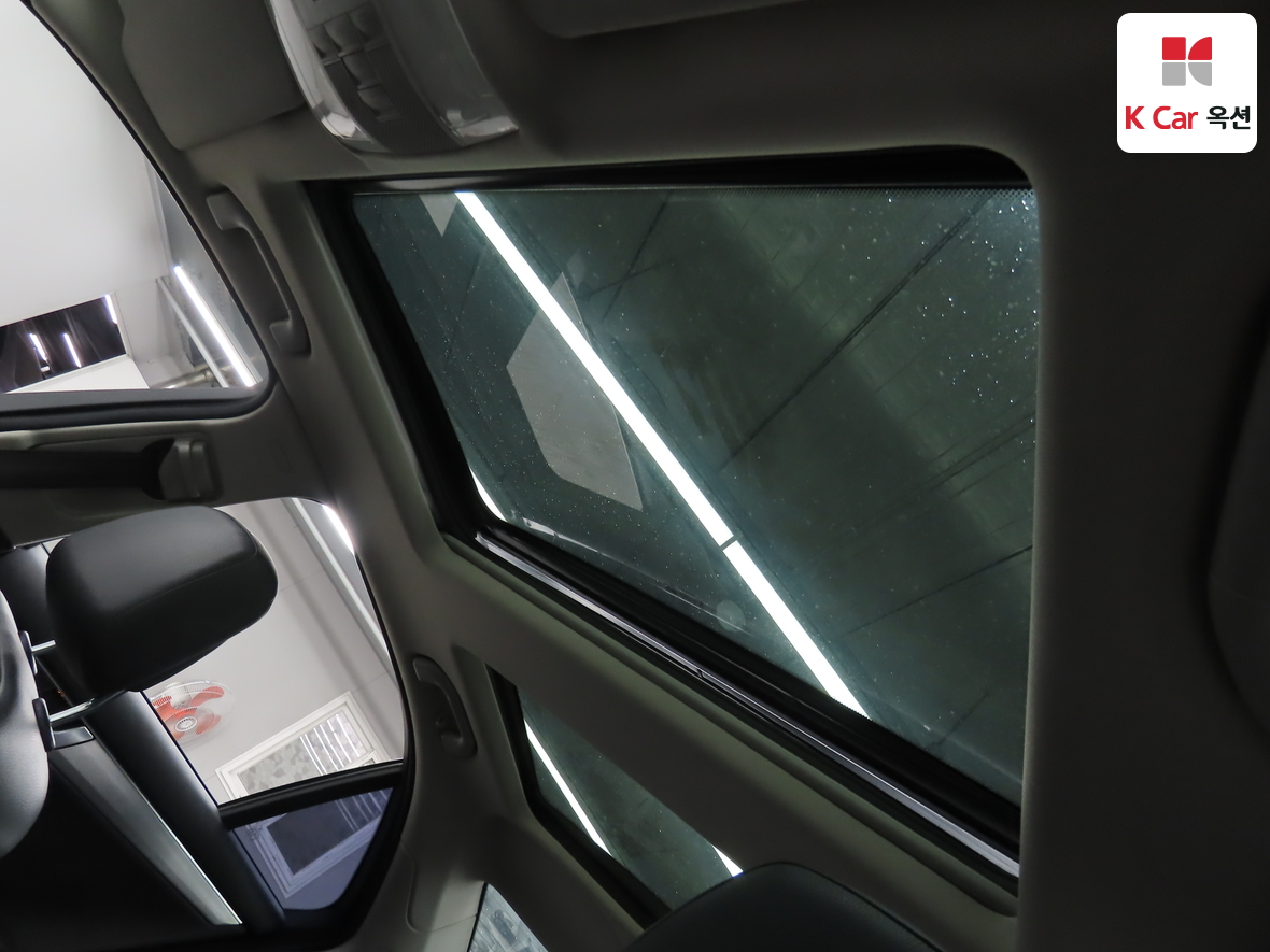 Mercedes-Benz C-Class 2012 - Image 23