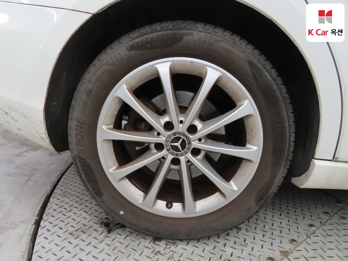 Mercedes-Benz A-Class 2020 - Image 41