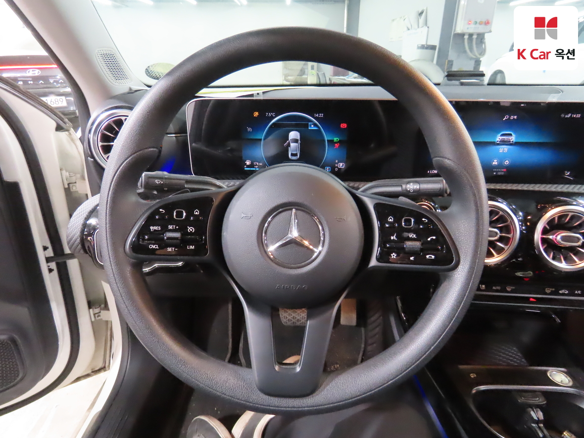 Mercedes-Benz A-Class 2020 - Image 10