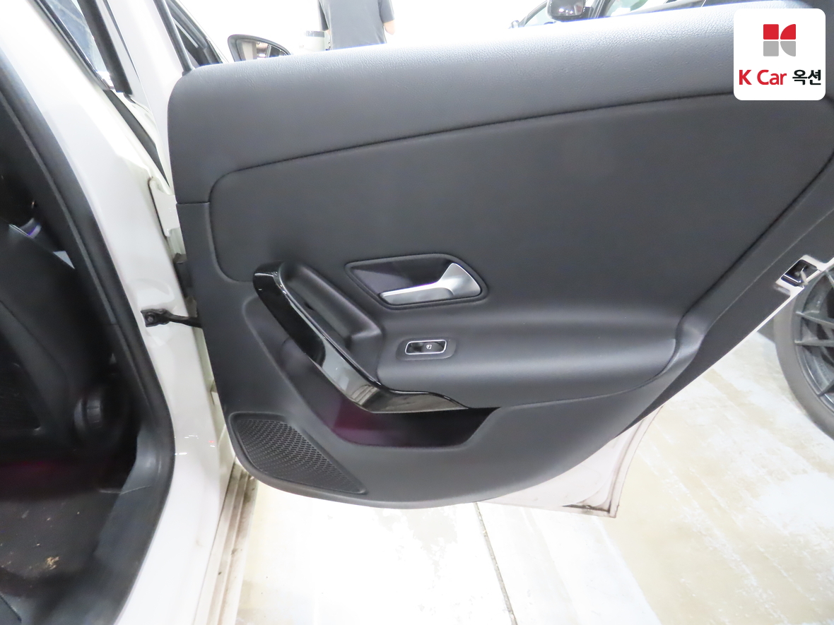 Mercedes-Benz A-Class 2020 - Image 27