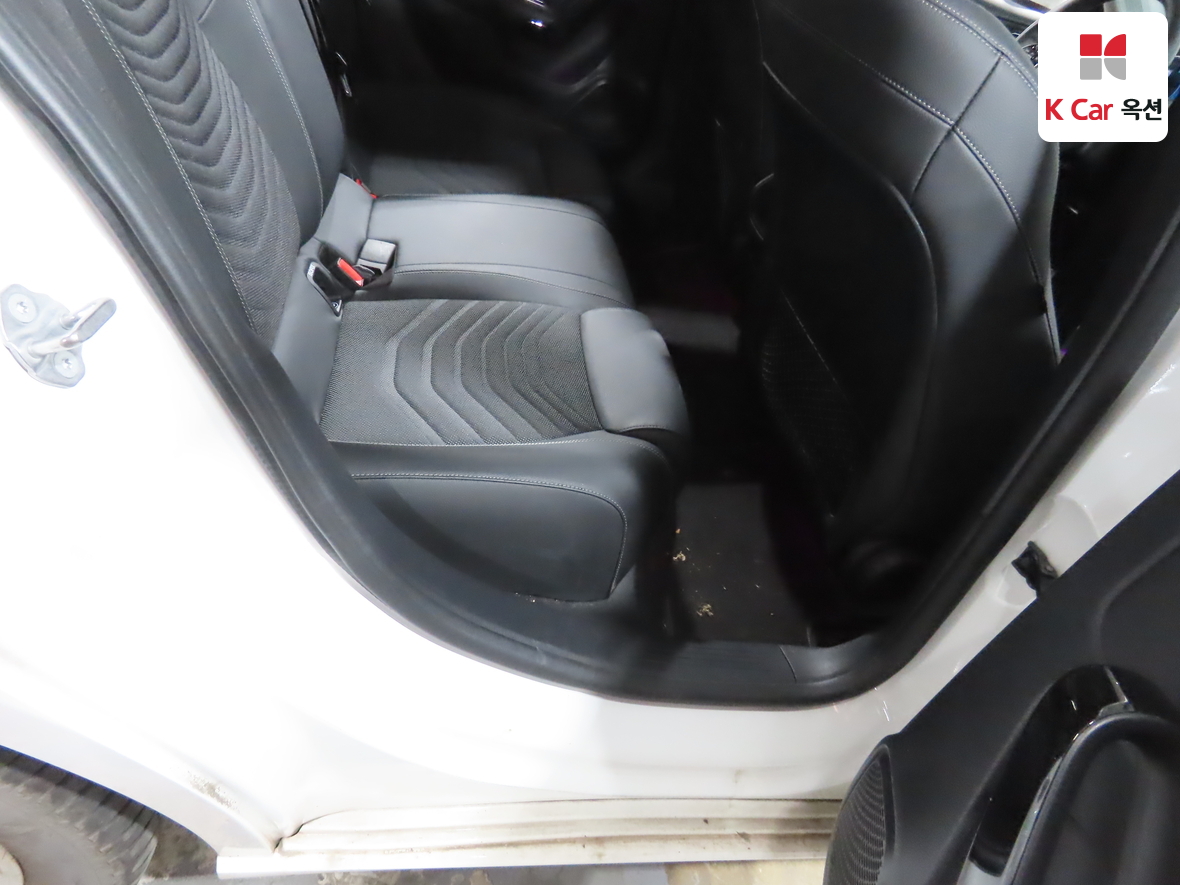 Mercedes-Benz A-Class 2020 - Image 28