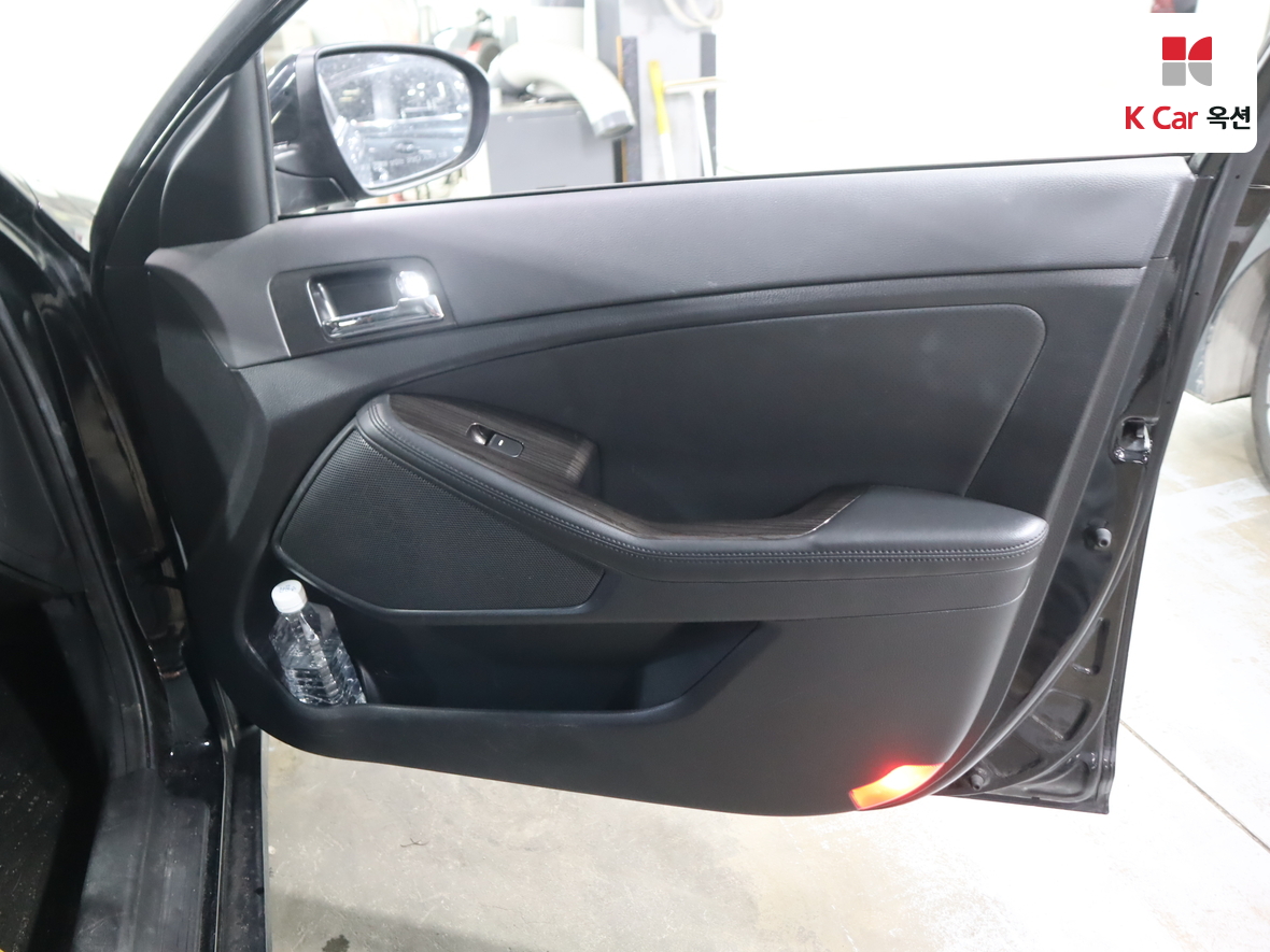 Kia K5 2011 - Image 30