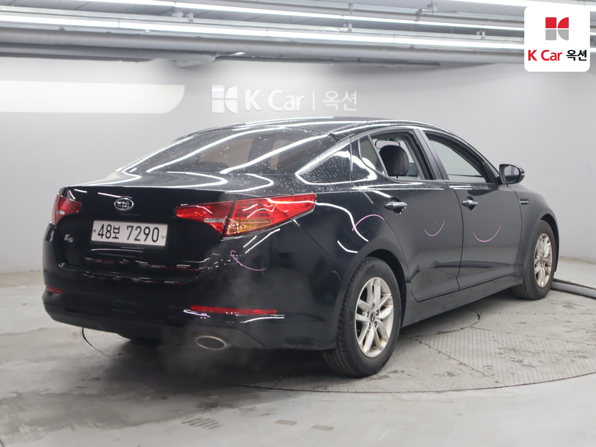 Kia K5 2011 - Image 2