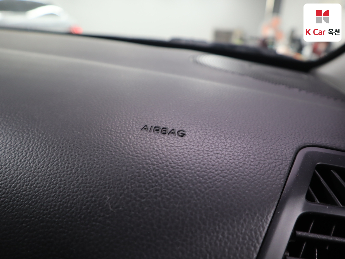 Kia K5 2011 - Image 32