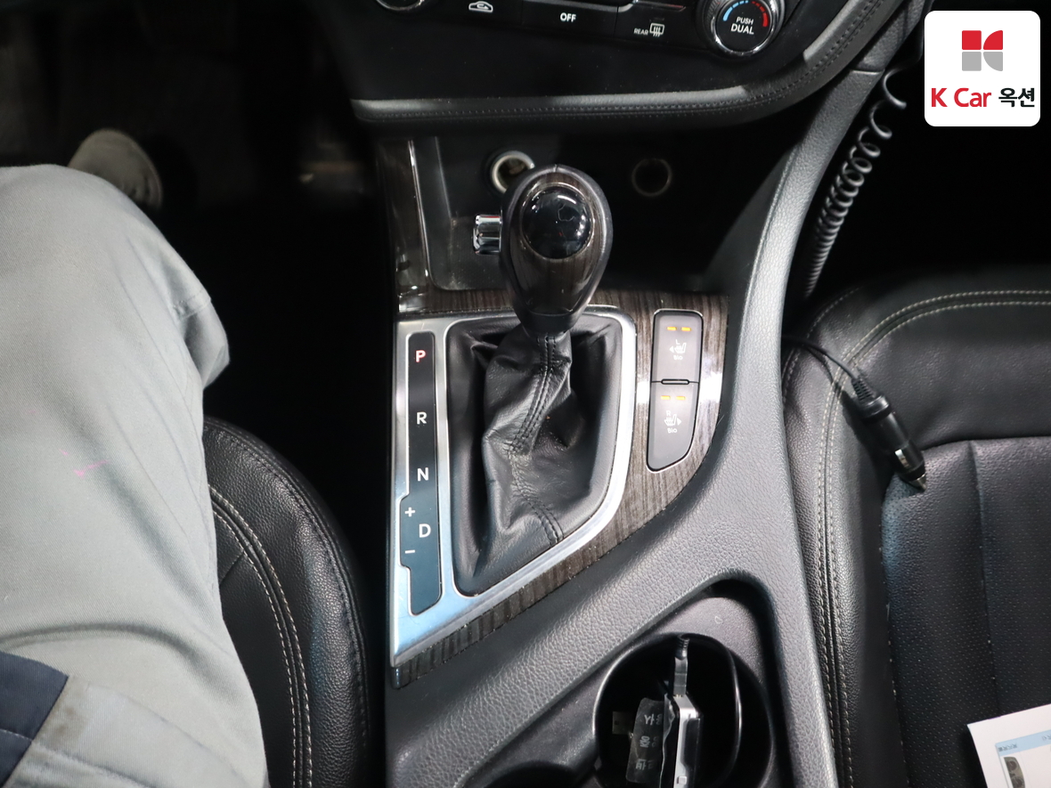 Kia K5 2011 - Image 17