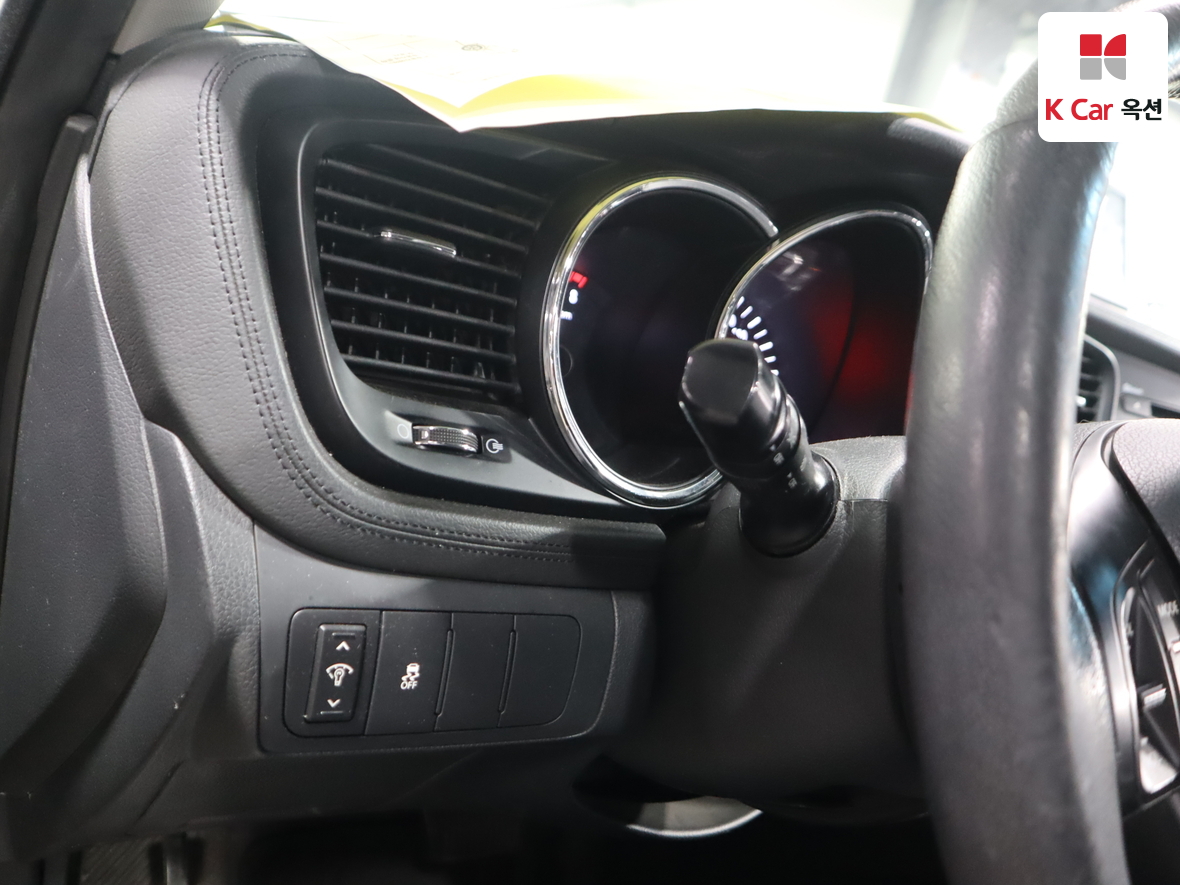 Kia K5 2011 - Image 9