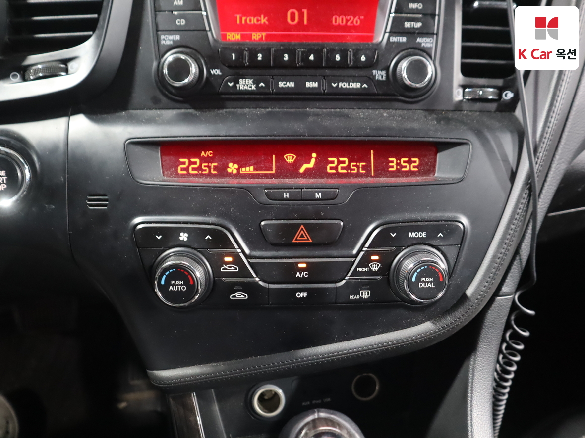 Kia K5 2011 - Image 16