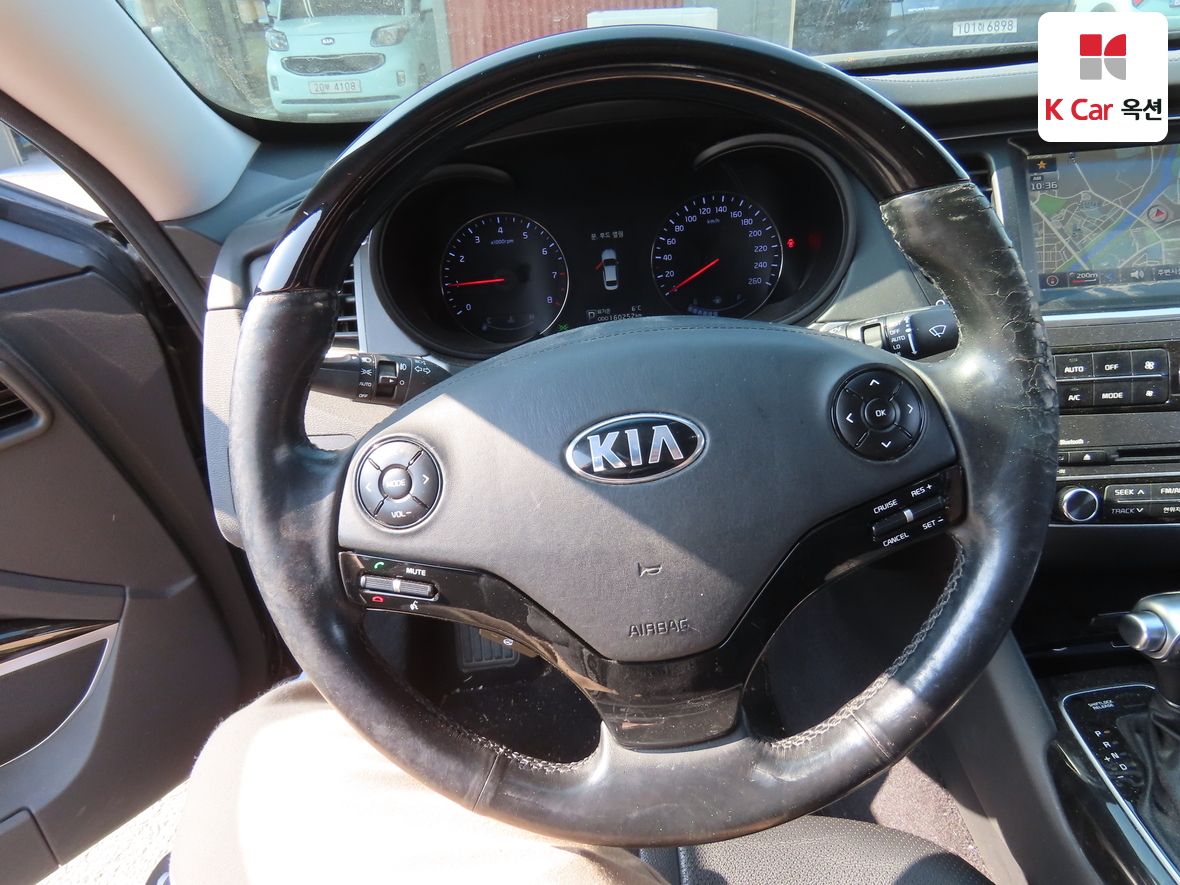 Kia K9 2014 - Image 10