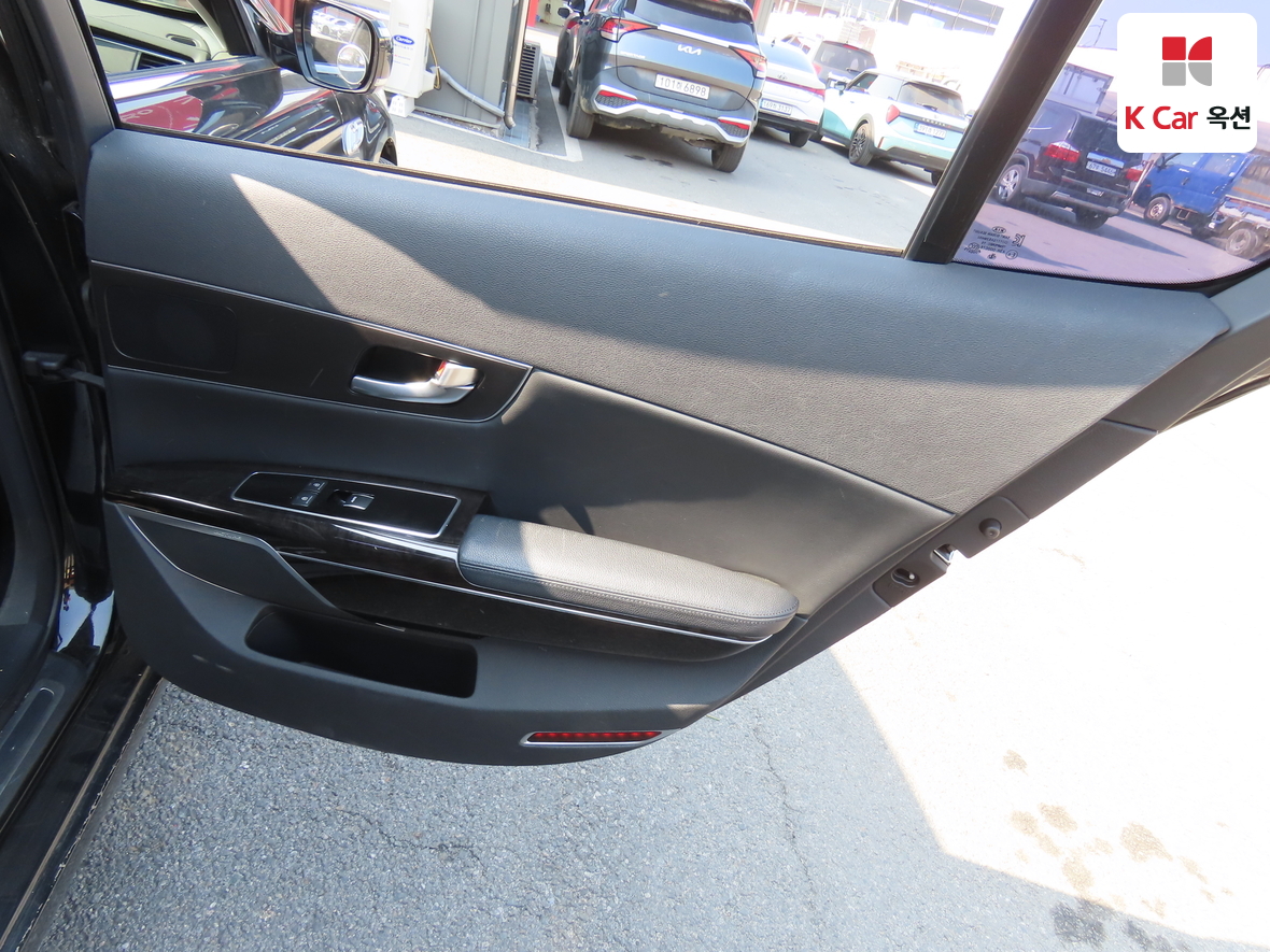 Kia K9 2014 - Image 25