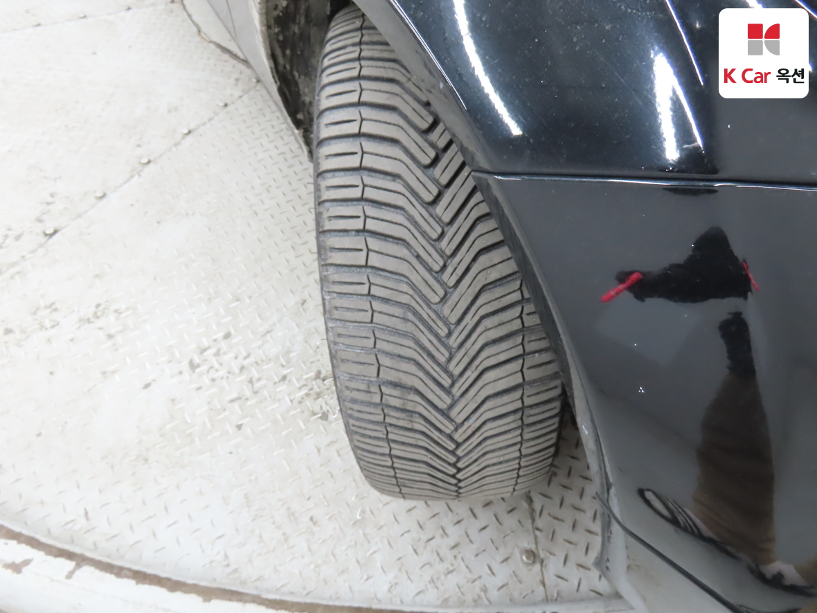 Mercedes-Benz C-Class 2010 - Image 30