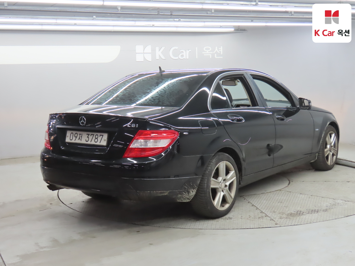 Mercedes-Benz C-Class 2010 - Image 2