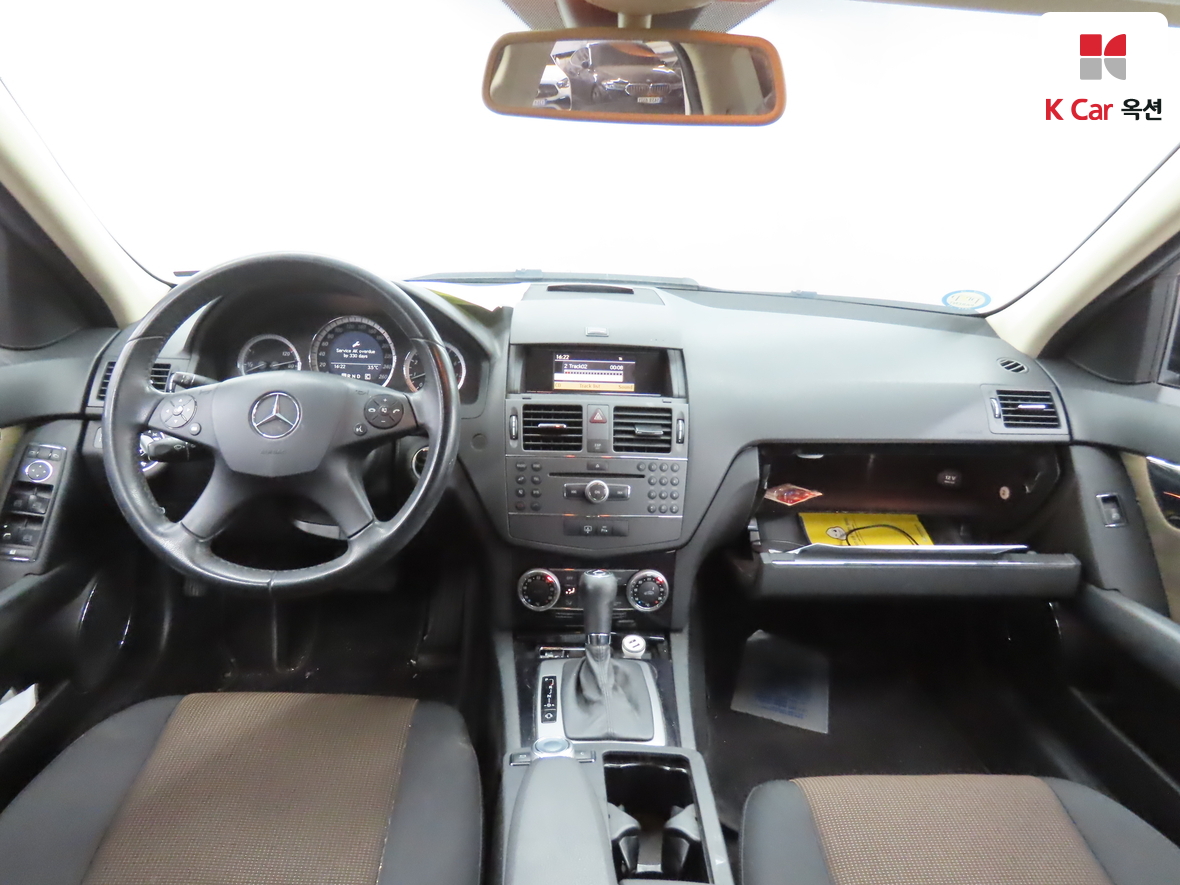 Mercedes-Benz C-Class 2010 - Image 3