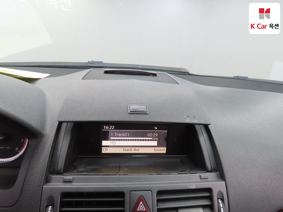 Mercedes-Benz C-Class 2010 - Image 14