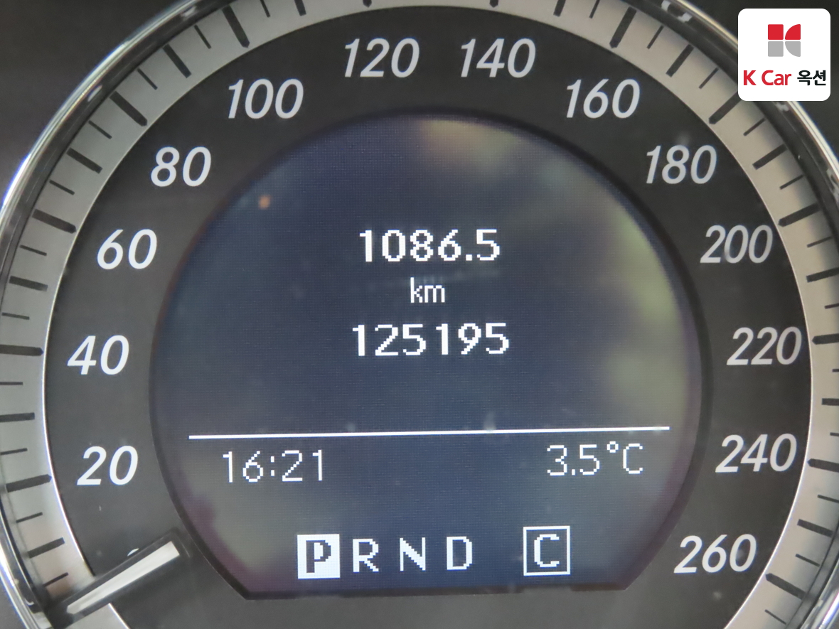 Mercedes-Benz C-Class 2010 - Image 4