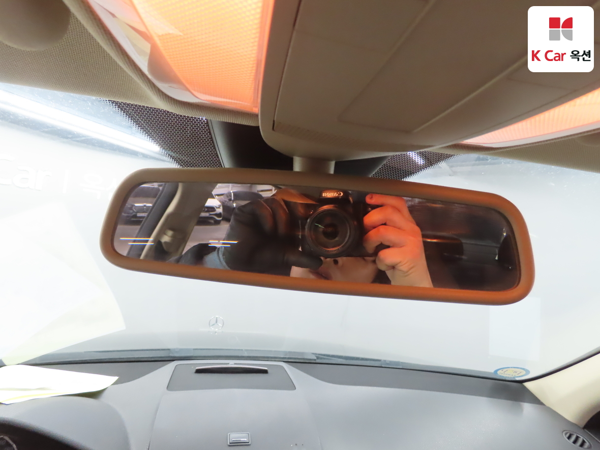 Mercedes-Benz C-Class 2010 - Image 13