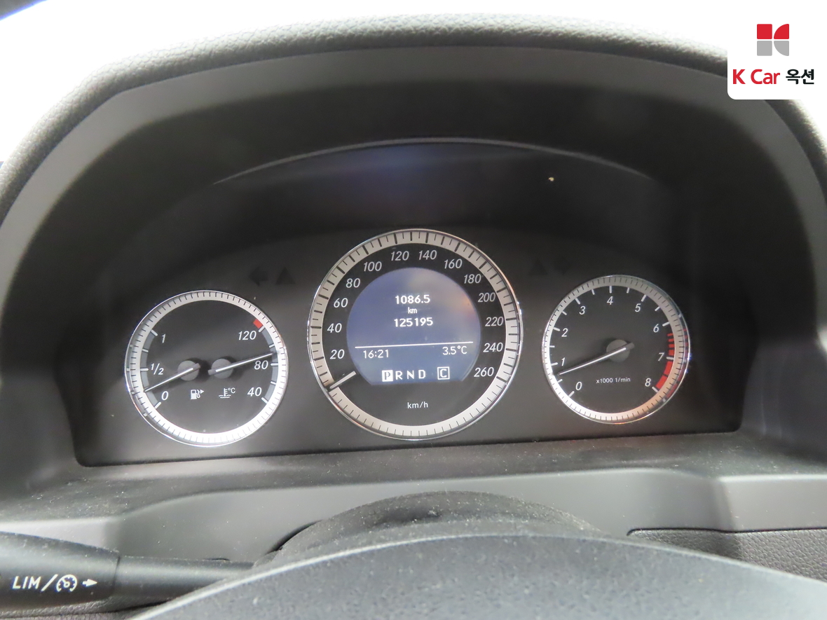 Mercedes-Benz C-Class 2010 - Image 5