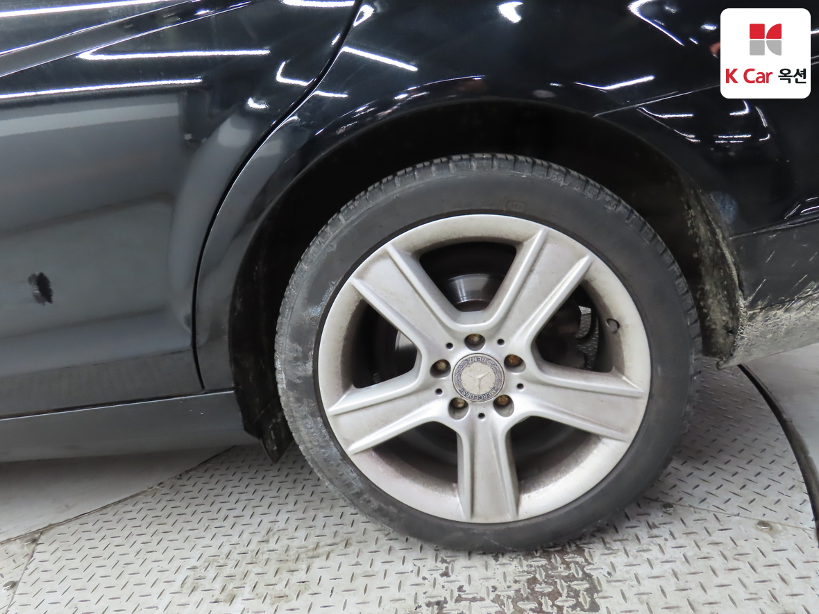 Mercedes-Benz C-Class 2010 - Image 41