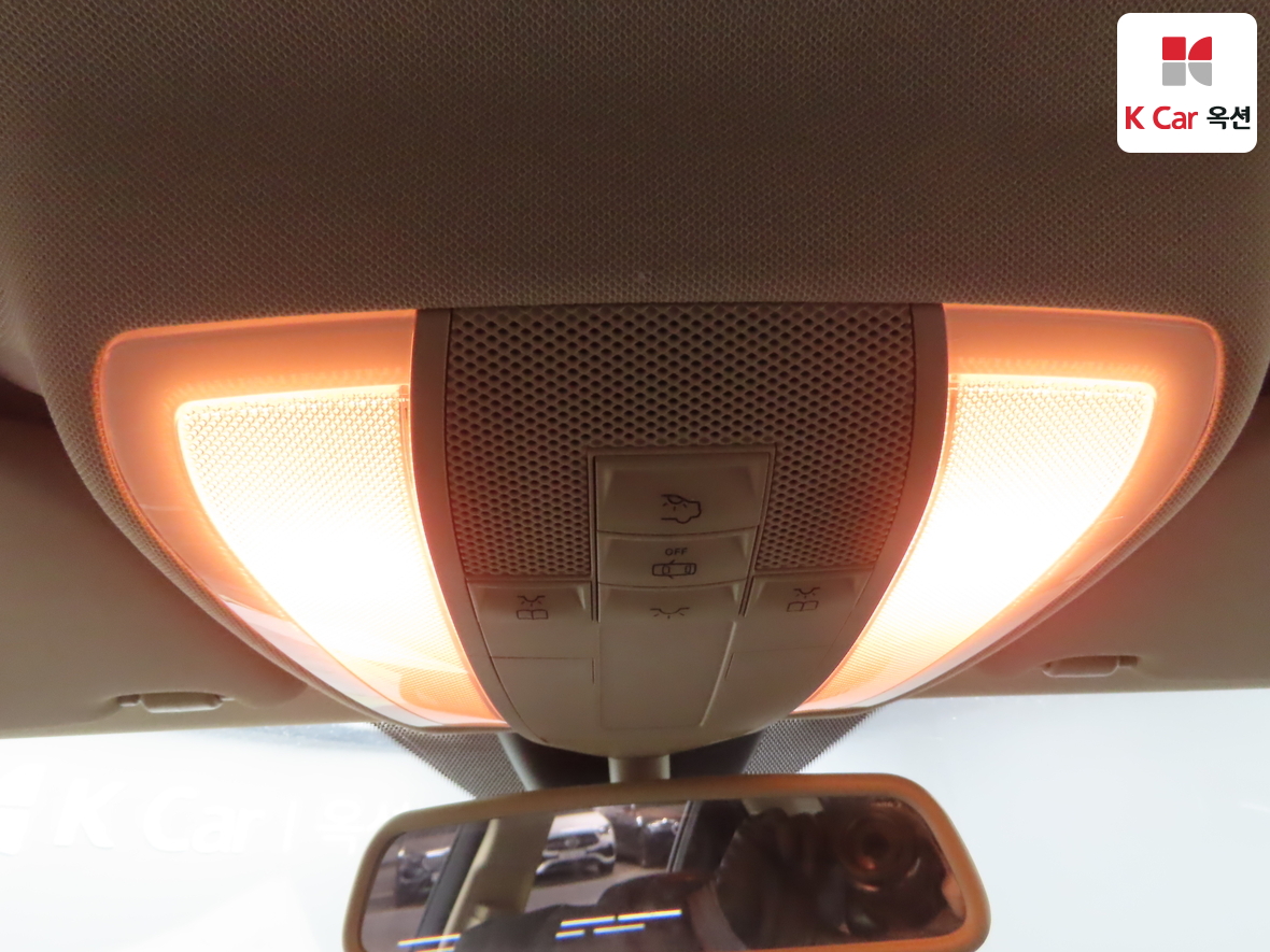 Mercedes-Benz C-Class 2010 - Image 12