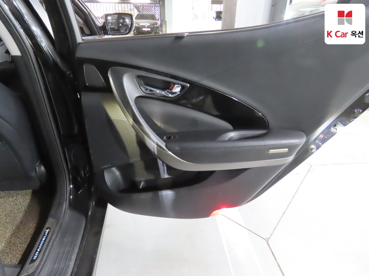 Hyundai AZERA 2012 - Image 27