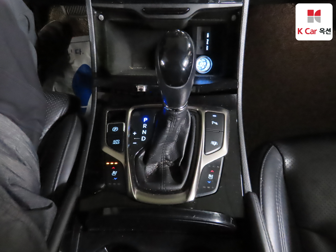 Hyundai AZERA 2012 - Image 16