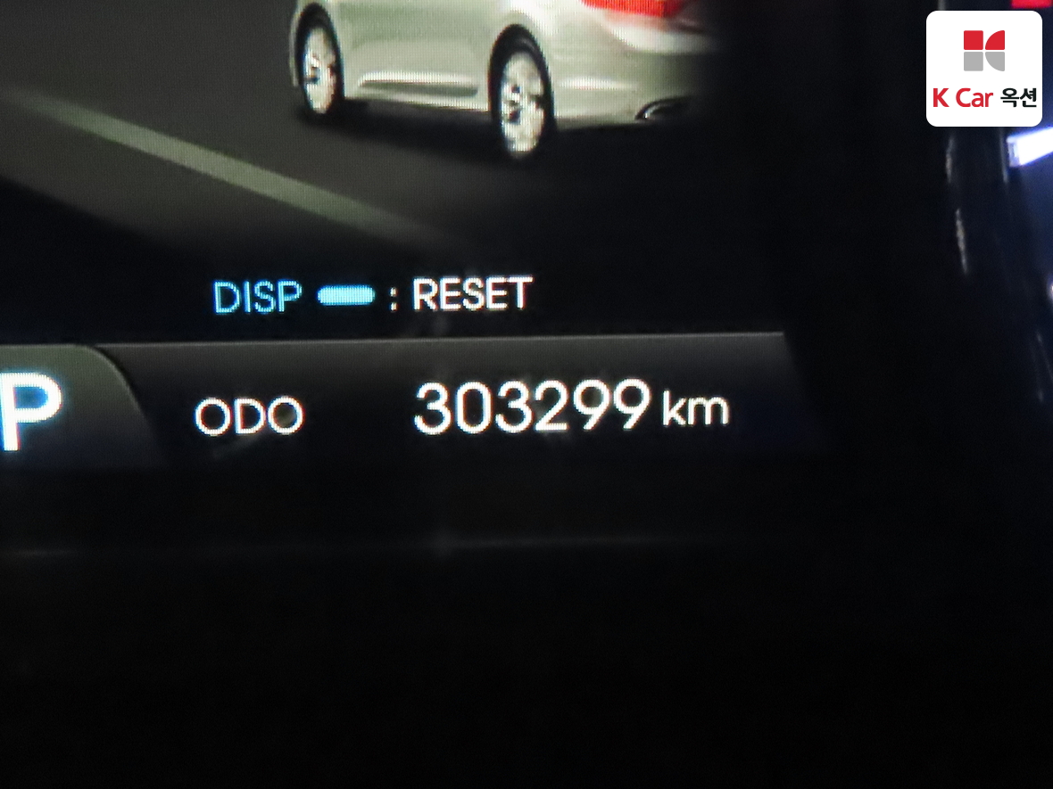 Hyundai AZERA 2012 - Image 4