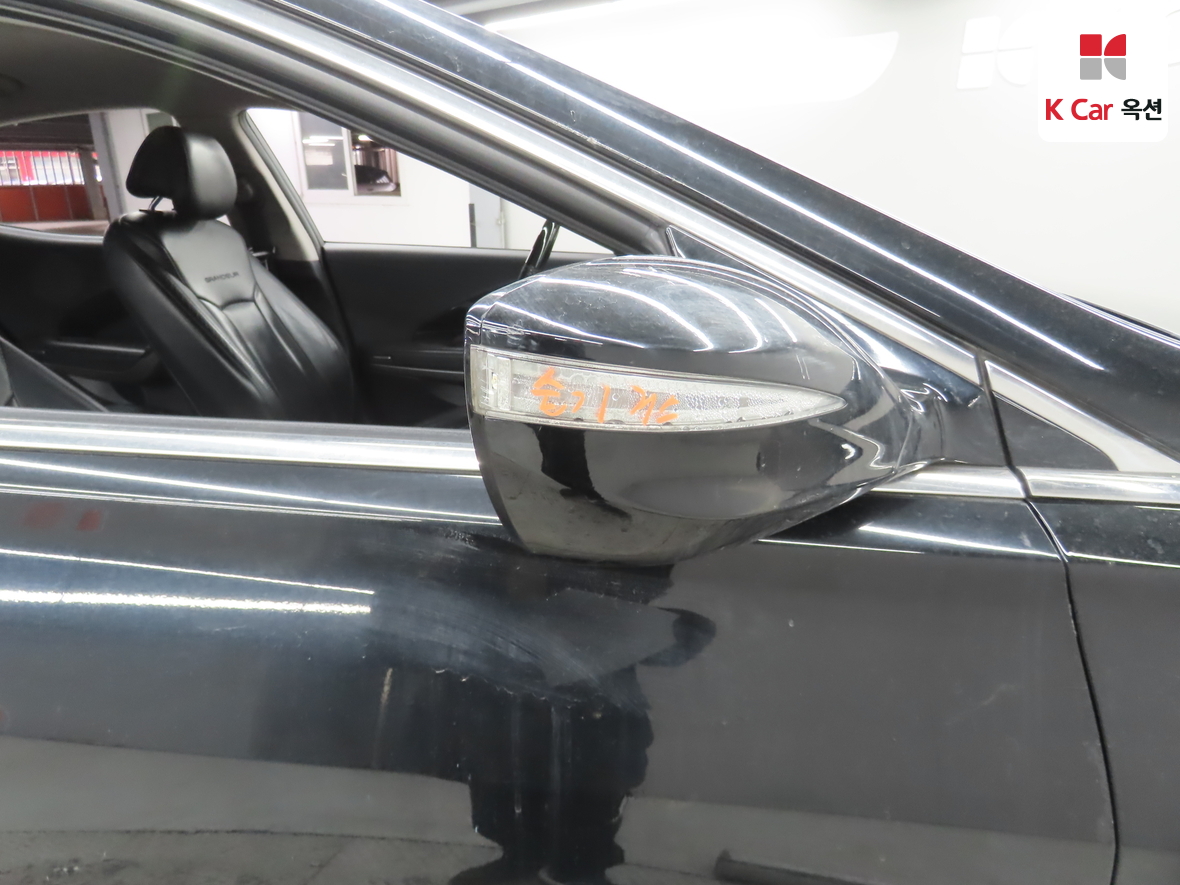 Hyundai AZERA 2012 - Image 32