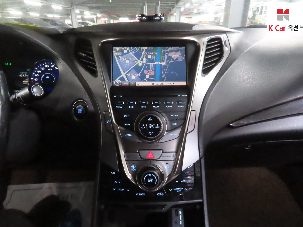 Hyundai AZERA 2012 - Image 6