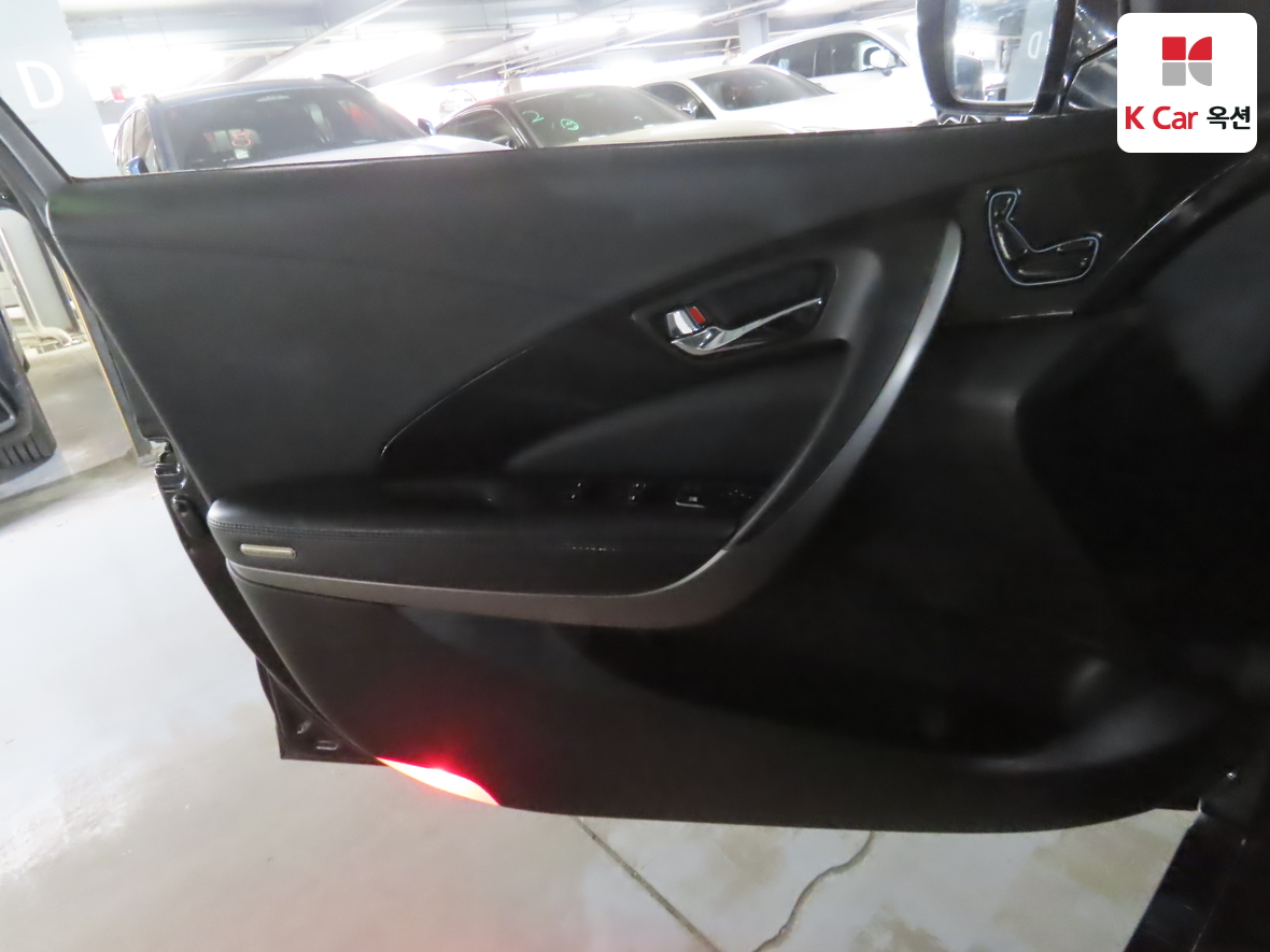 Hyundai AZERA 2012 - Image 8