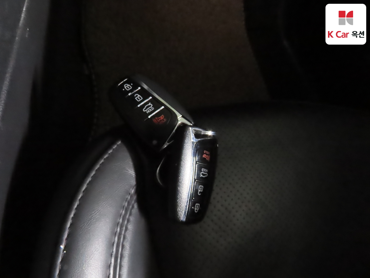 Hyundai AZERA 2012 - Image 17