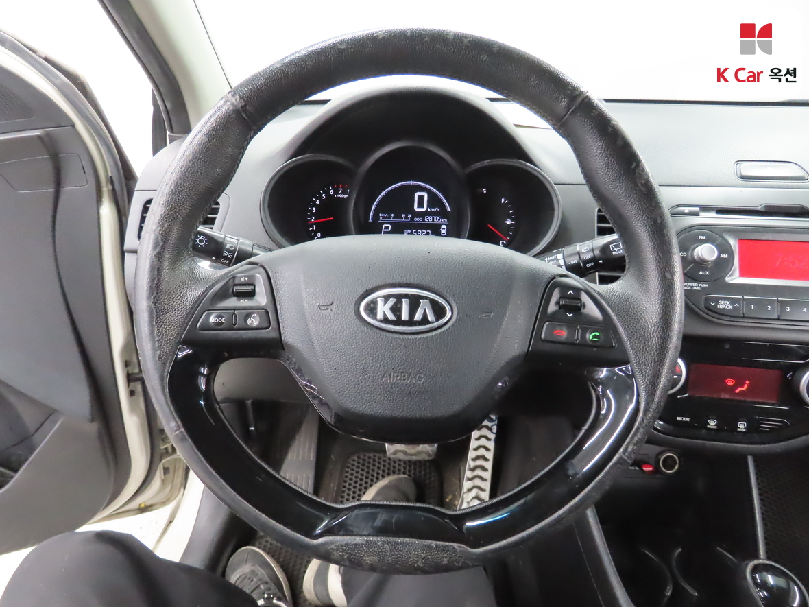 Kia Morning 2012 - Image 10