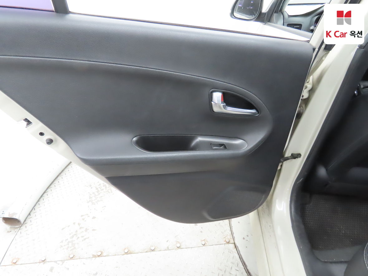 Kia Morning 2012 - Image 22