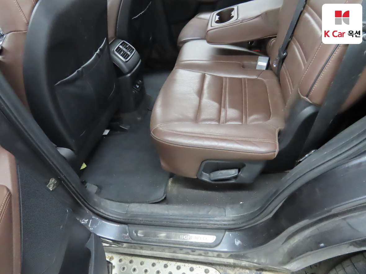 Kia Sorento 2015 - Image 24