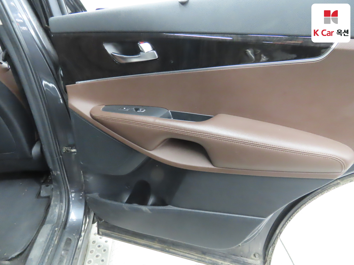 Kia Sorento 2015 - Image 30