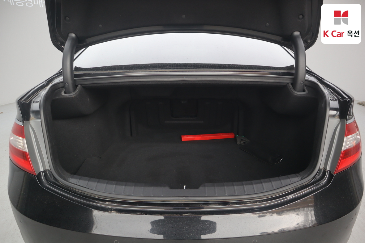 Hyundai AZERA 2012 - Image 24