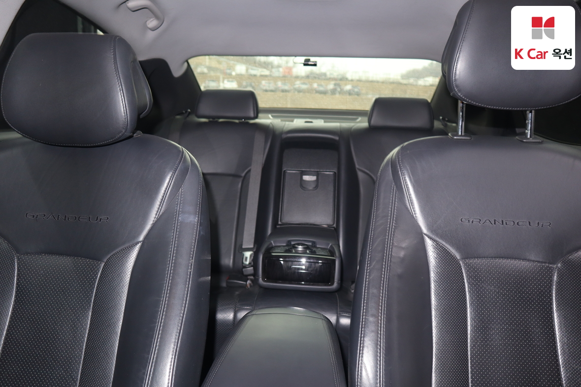 Hyundai AZERA 2012 - Image 17